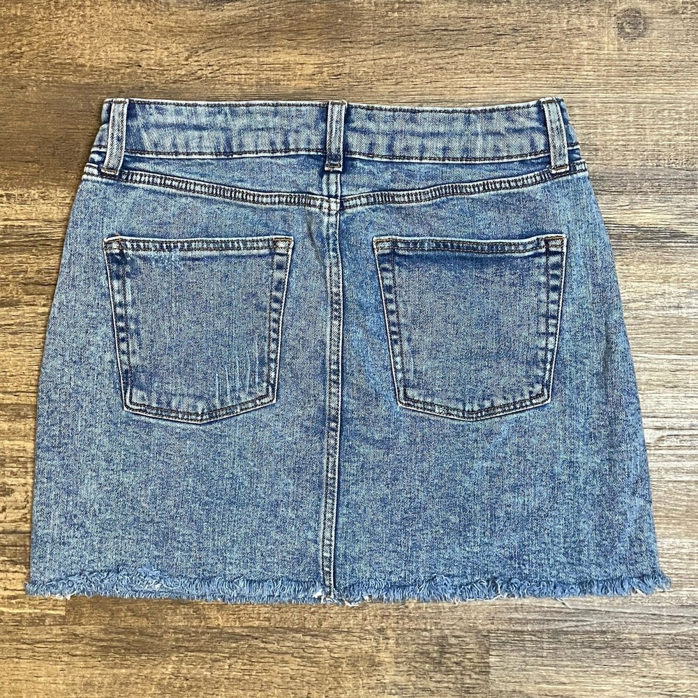 Wild Fable Denim Mini Skirt Y2K Women's Size 8 Blue High Rise Raw Hem Tik‎ Tok - Picture 2 of 8